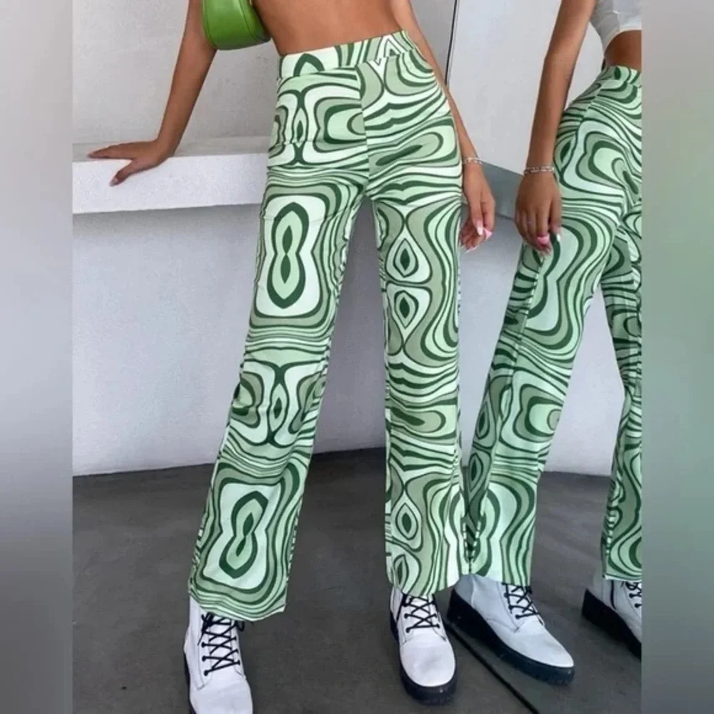 (B1) NWOT SHEIN Green Retro Swirl High Waist Pants Y2K Groovy Festival Flare - L